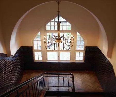 Отель Alte Lohnhalle - Industriekulturhotel Эссен