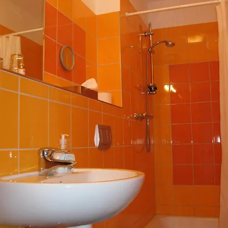 Отель Alte Lohnhalle - Industriekulturhotel Эссен