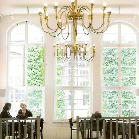 Alte Lohnhalle - Industriekulturhotel Эссен